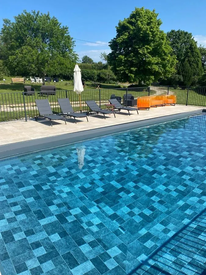 Le Domaine Du Gravier Bed & Breakfast Gramat